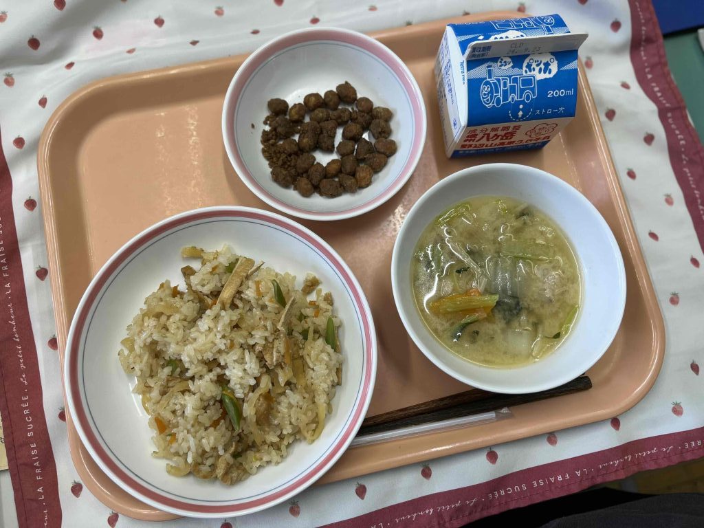 給食久しぶりじゃない？？？