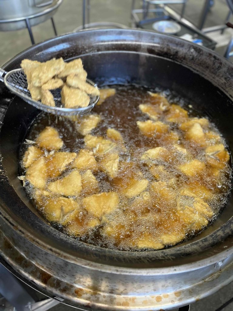 衣はカラっと。中はふんわり肉厚☆