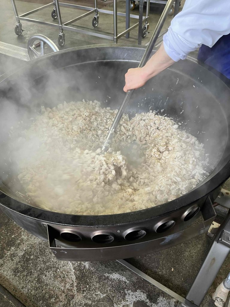 蓋が浮いちゃいそうなぐらい・・・