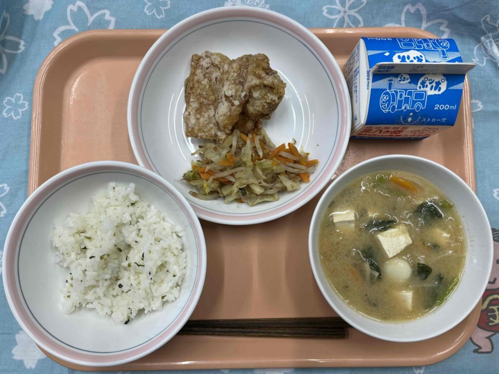 今日は図書コラボ＆頑張ってねから揚げ